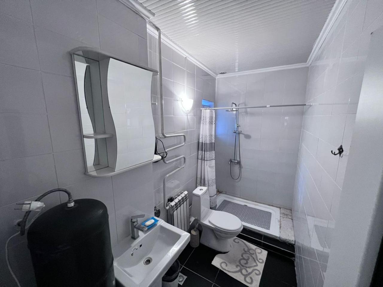 Turan Guesthouse คาราโคล ภายนอก รูปภาพ